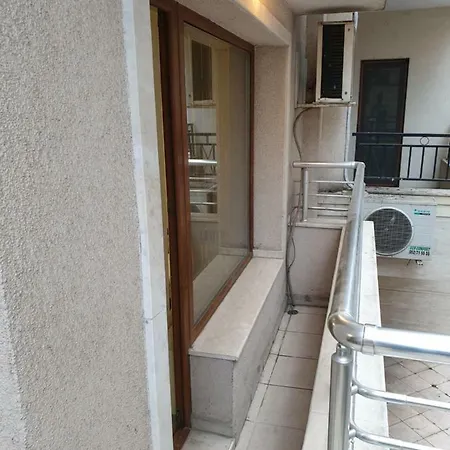 In The Center 1 * Warna